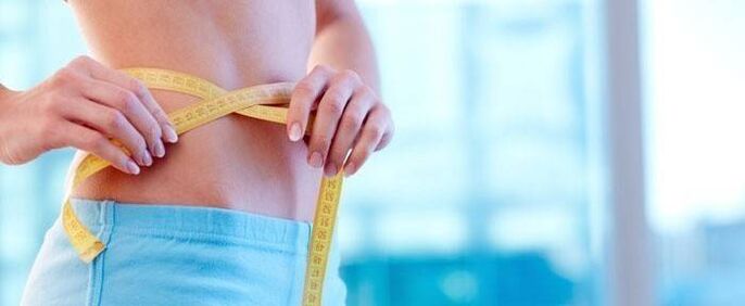 Meranie objemu schudnutej hmotnosti pomocou špeciálnych cvikov na brucho